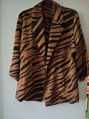 Tiger-Stripe Double-Breasted Women's Jacket - Black & Tan
